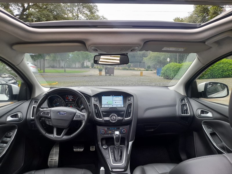 FOCUS 2.0 TITANIUM PLUS HATCH 16V FLEX 4P AUTO - 2017 - FARROUPILHA