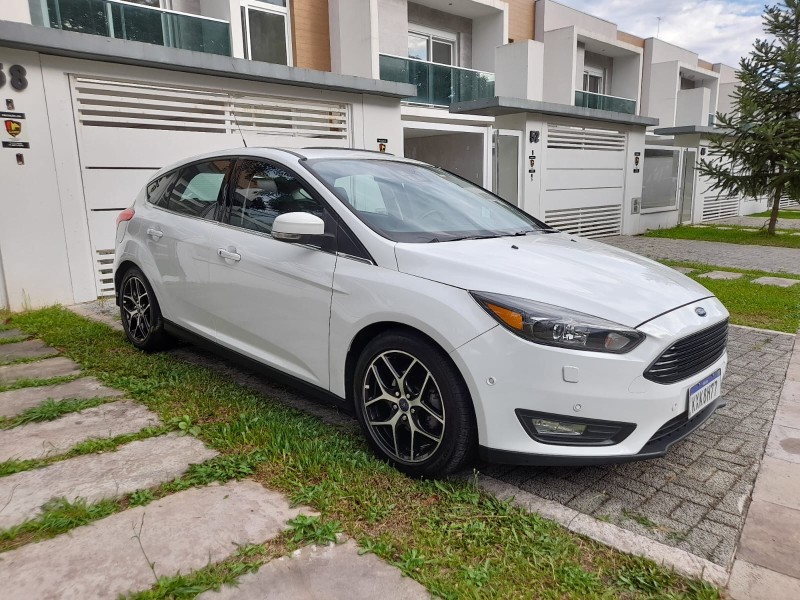 FOCUS 2.0 TITANIUM PLUS HATCH 16V FLEX 4P AUTO - 2017 - FARROUPILHA