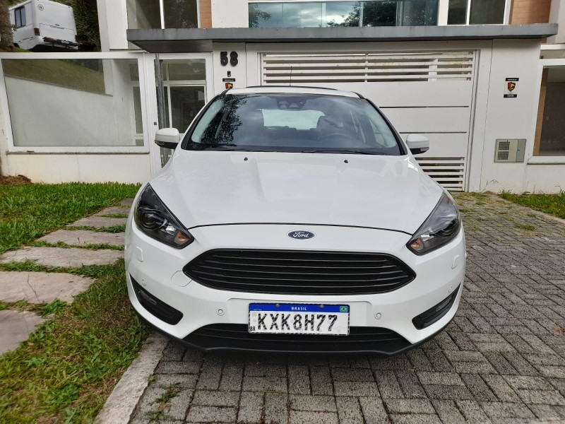 FOCUS 2.0 TITANIUM PLUS HATCH 16V FLEX 4P AUTO - 2017 - FARROUPILHA