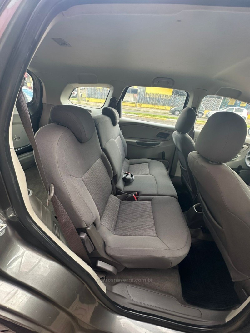 SPIN 1.8 LS 8V FLEX 4P MANUAL - 2013 - PAROBé