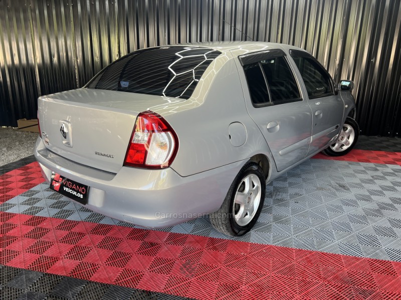 CLIO 1.6 PRIVILÉGE SEDAN 16V FLEX 4P MANUAL - 2008 - CAXIAS DO SUL