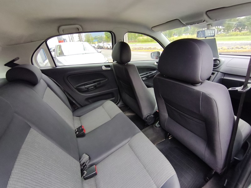 GOL 1.0 MI TREND 8V FLEX 4P MANUAL - 2013 - BOM PRINCíPIO