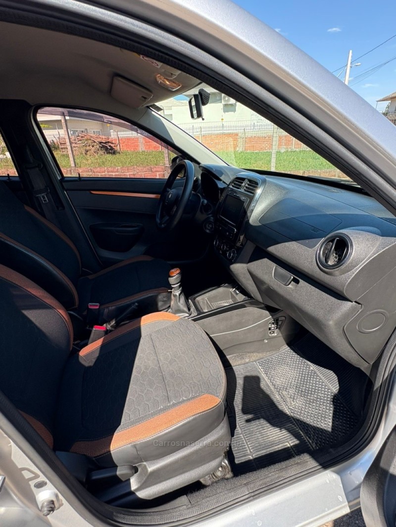 KWID 1.0 12V OUTSIDER FLEX 4P MANUAL - 2020 - NOVO HAMBURGO