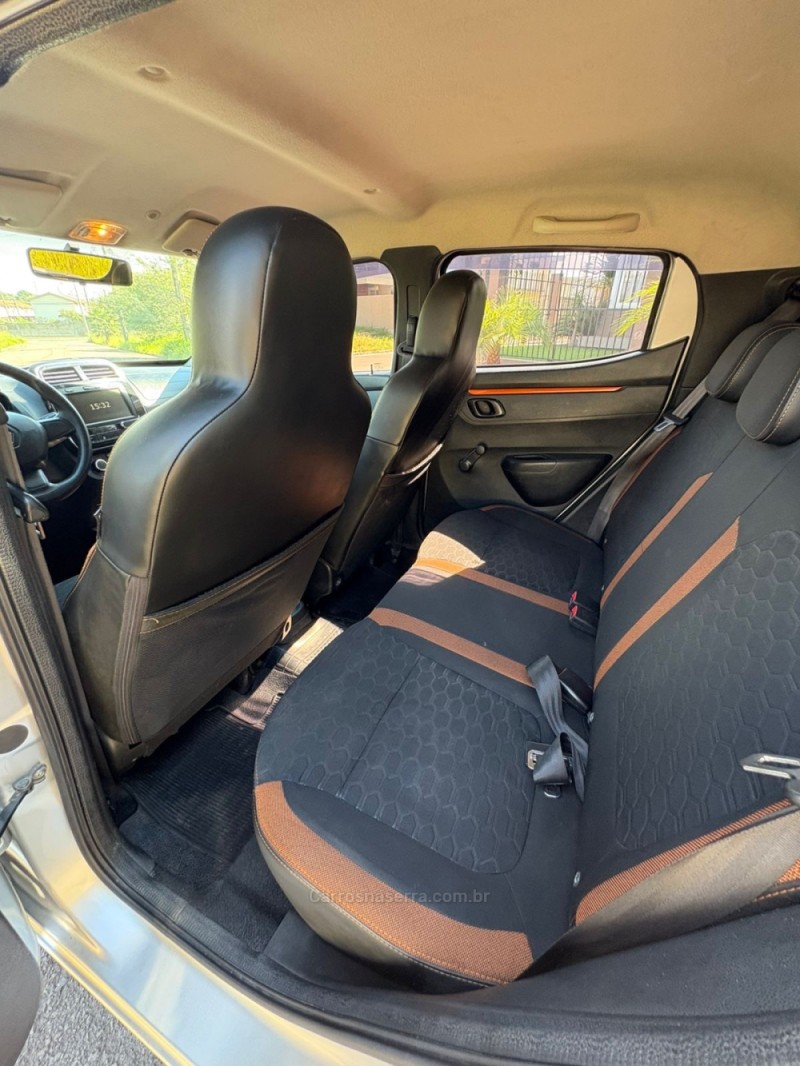 KWID 1.0 12V OUTSIDER FLEX 4P MANUAL - 2020 - NOVO HAMBURGO