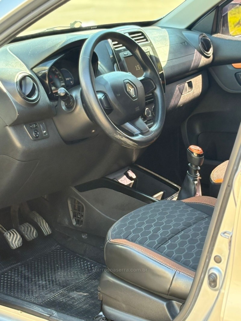 KWID 1.0 12V OUTSIDER FLEX 4P MANUAL - 2020 - NOVO HAMBURGO