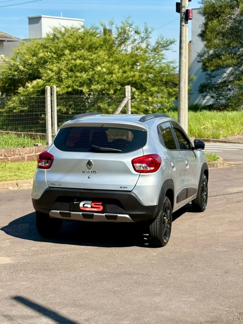 KWID 1.0 12V OUTSIDER FLEX 4P MANUAL - 2020 - NOVO HAMBURGO