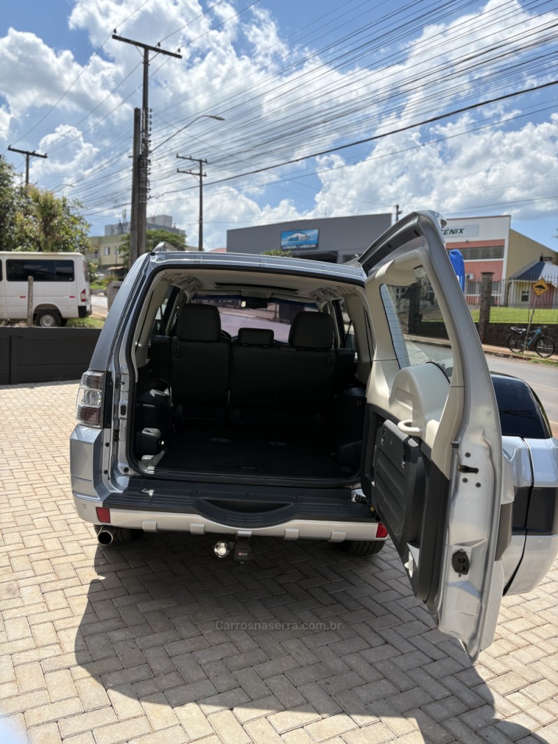 PAJERO 3.2 HPE S 4X4 7 LUGARES 16V TURBO INTERCOOLER DIESEL 4P AUTOMÁTICO - 2016 - LAJEADO