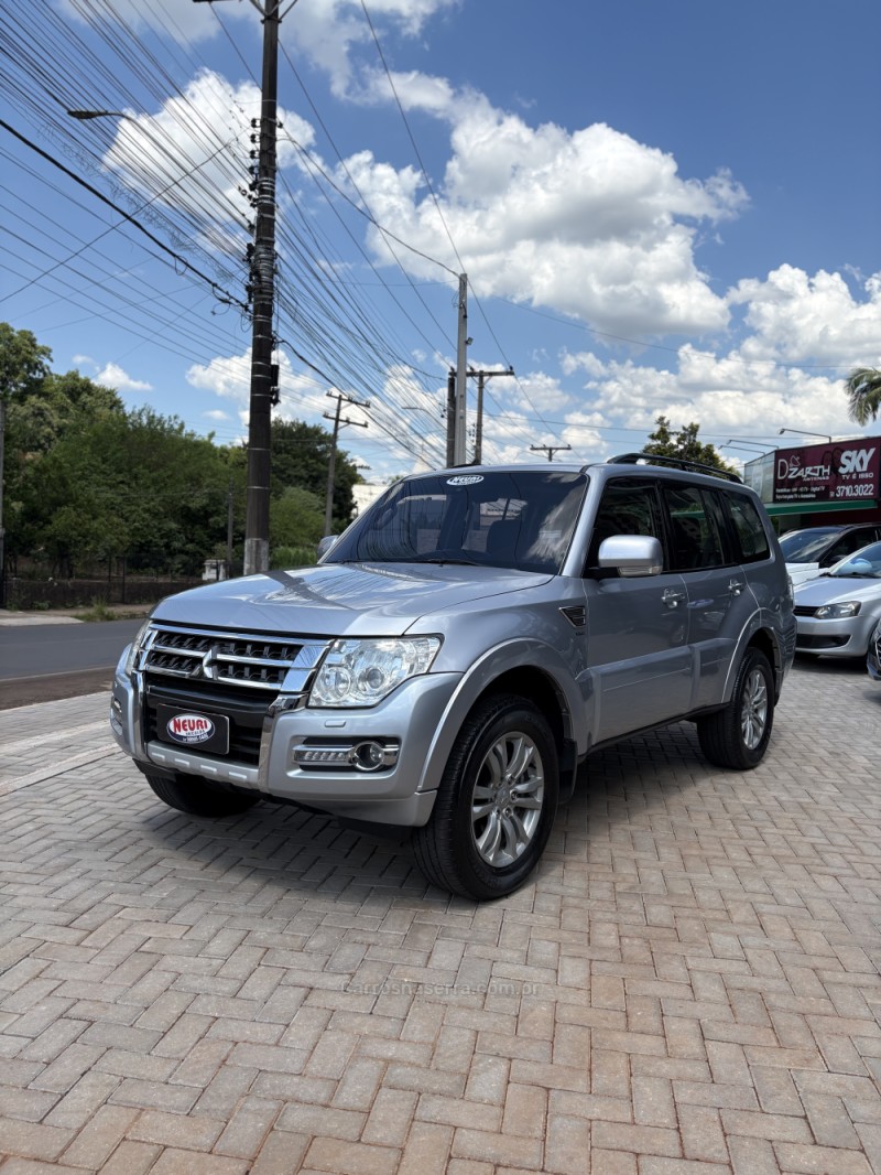 PAJERO 3.2 HPE S 4X4 7 LUGARES 16V TURBO INTERCOOLER DIESEL 4P AUTOMÁTICO - 2016 - LAJEADO