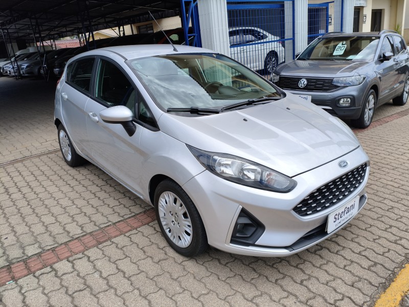 FIESTA 1.6 SE HATCH 16V FLEX 4P MANUAL - 2019 - BOM PRINCíPIO