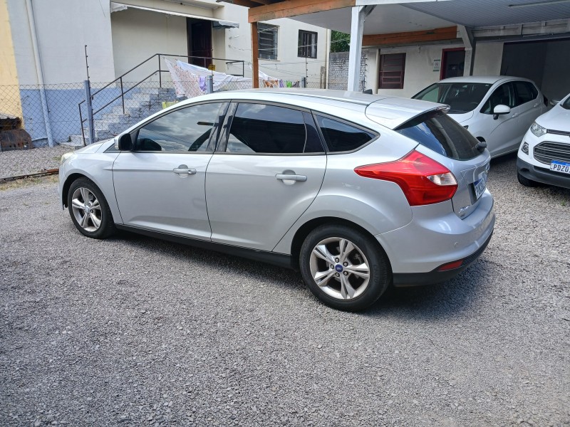 FOCUS 1.6 SE HATCH 16V FLEX 4P AUTOMÁTICO - 2015 - CAXIAS DO SUL