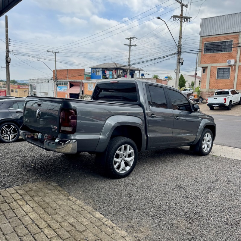 AMAROK 3.0 V6 TDI HIGHLINE CD DIESEL 4MOTION AUTOMÁTICO - 2018 - NOVO HAMBURGO