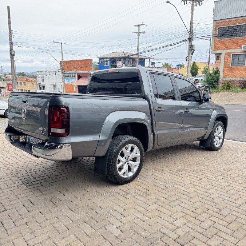 AMAROK 3.0 V6 TDI HIGHLINE CD DIESEL 4MOTION AUTOMÁTICO - 2018 - NOVO HAMBURGO