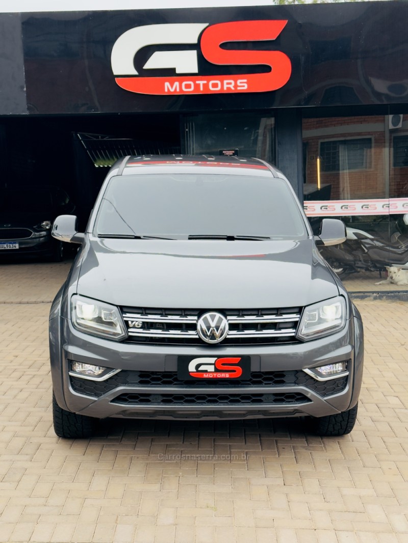 AMAROK 3.0 V6 TDI HIGHLINE CD DIESEL 4MOTION AUTOMÁTICO - 2018 - NOVO HAMBURGO