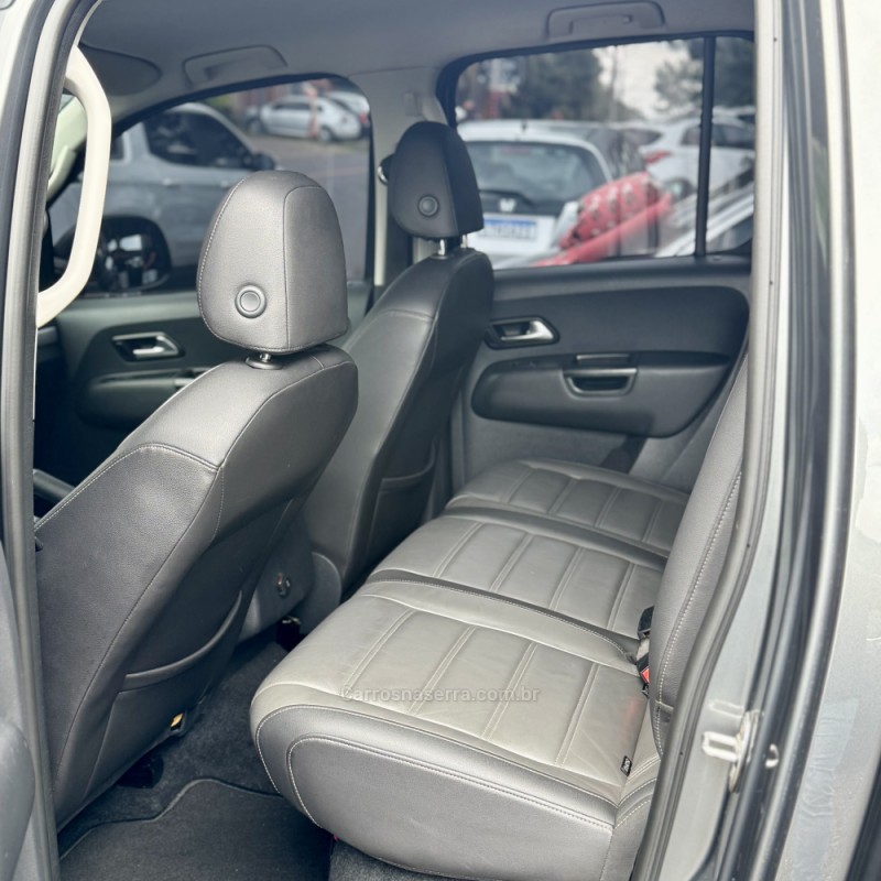 AMAROK 3.0 V6 TDI HIGHLINE CD DIESEL 4MOTION AUTOMÁTICO - 2018 - NOVO HAMBURGO