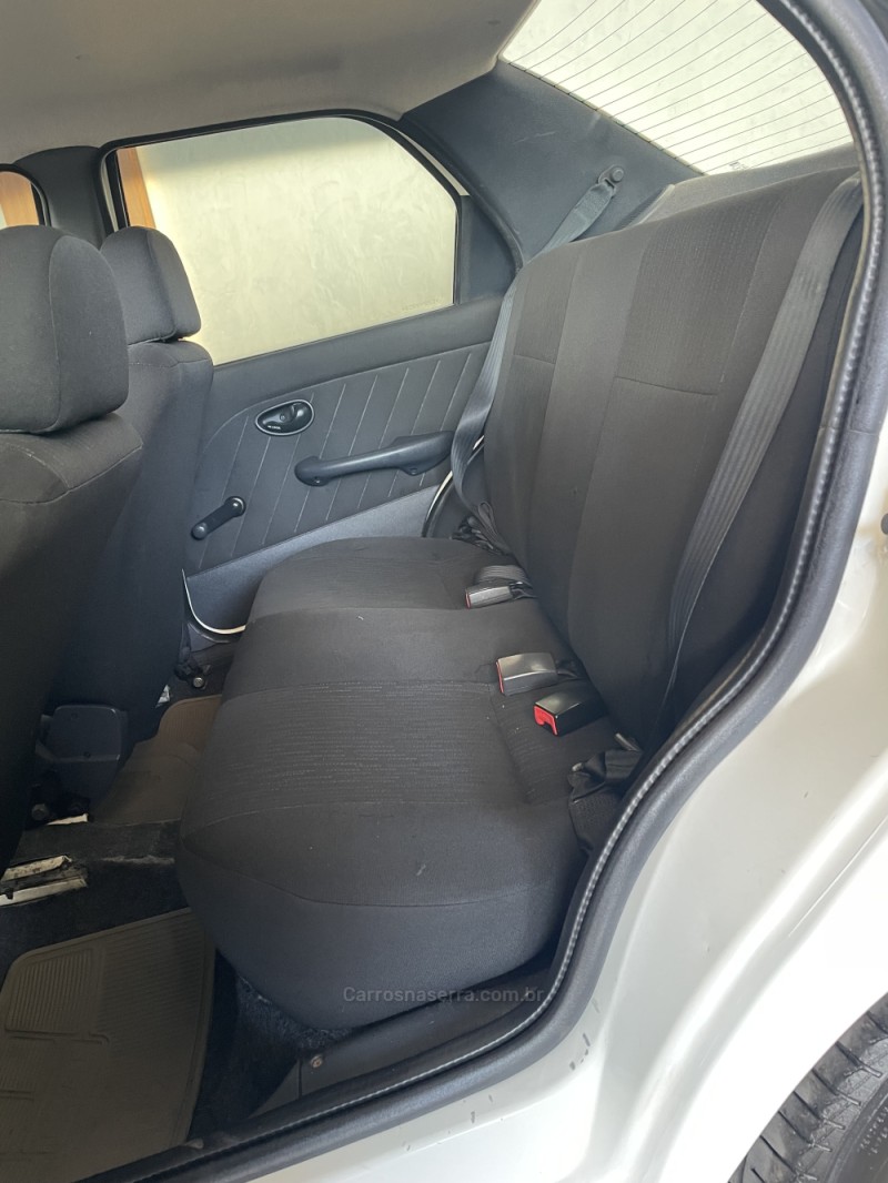 SIENA 1.0 MPI FIRE CELEBRATION 8V FLEX 4P MANUAL - 2012 - PAROBé