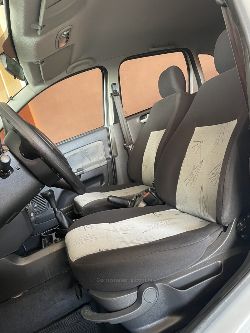 FIESTA 1.6 ROCAM HATCH 8V FLEX 4P MANUAL - 2010 - PAROBé