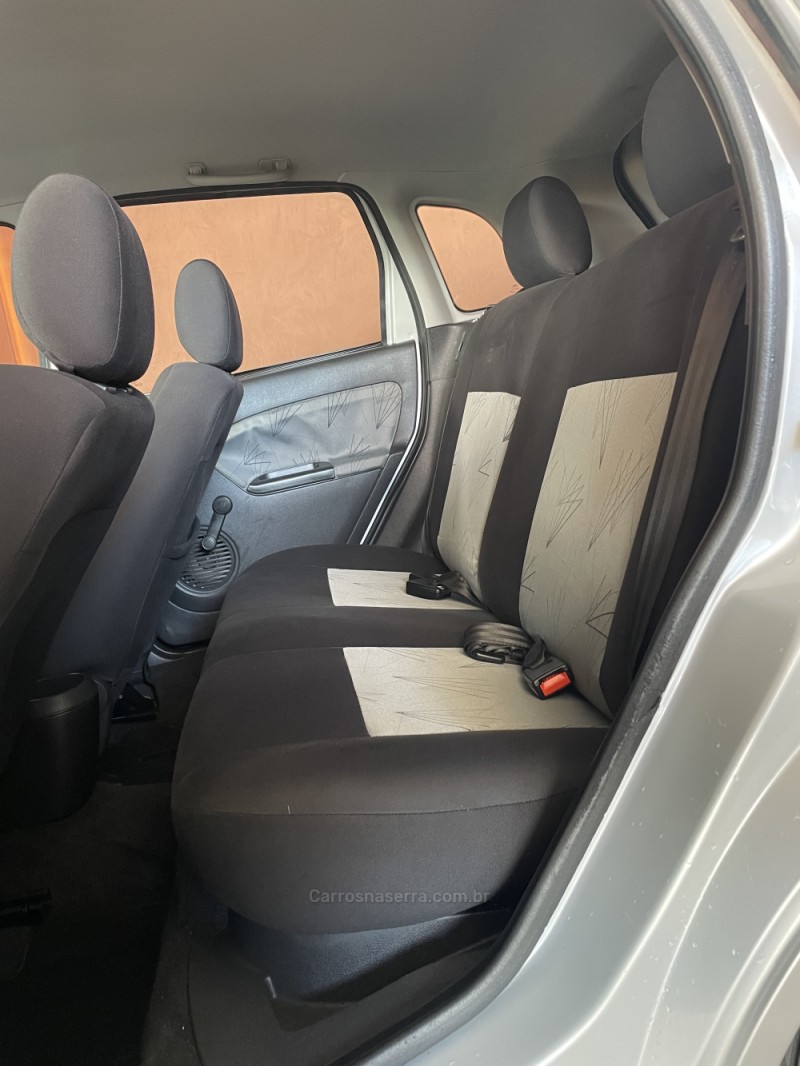 FIESTA 1.6 ROCAM HATCH 8V FLEX 4P MANUAL - 2010 - PAROBé