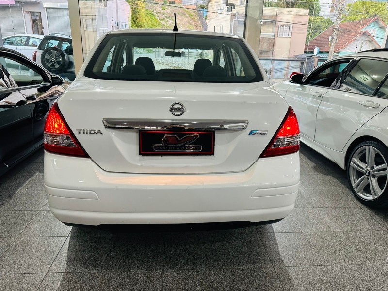 TIIDA 1.8 SEDAN 16V FLEX 4P MANUAL - 2012 - CAXIAS DO SUL