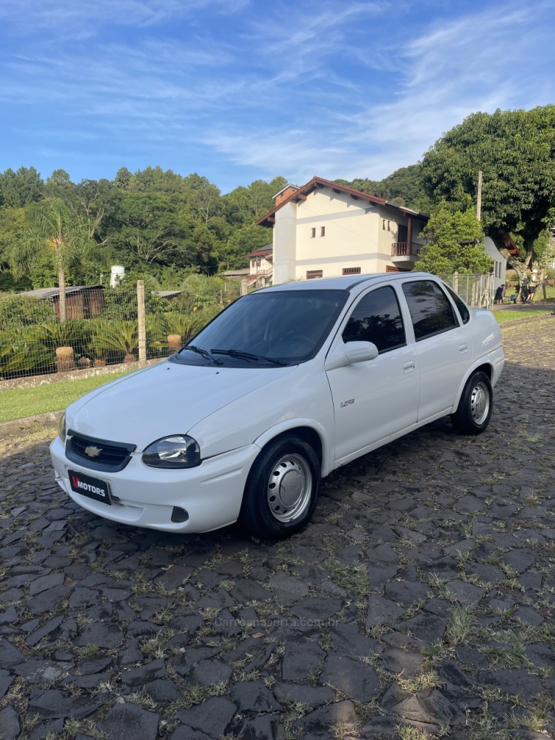 CLASSIC 1.0 MPFI LIFE 8V GASOLINA 4P MANUAL - 2006 - PAROBé