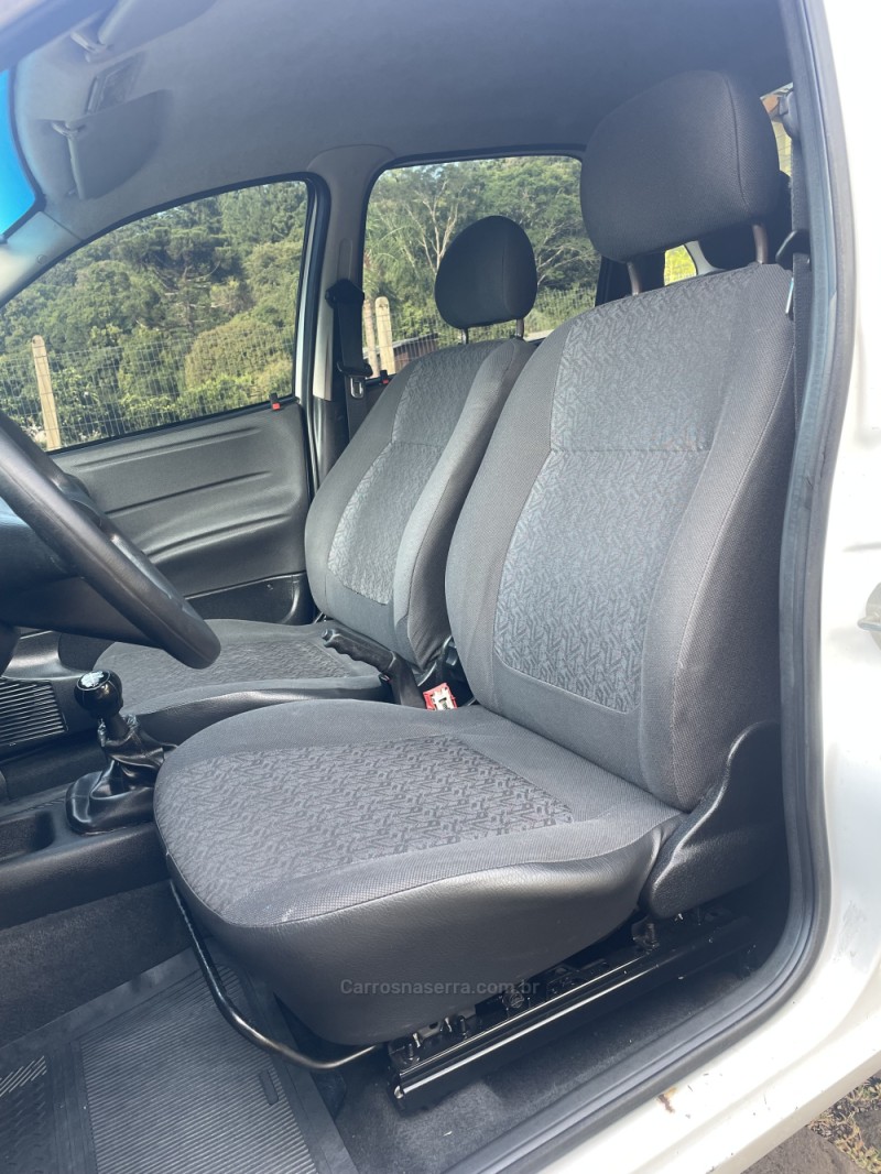 CLASSIC 1.0 MPFI LIFE 8V GASOLINA 4P MANUAL - 2006 - PAROBé