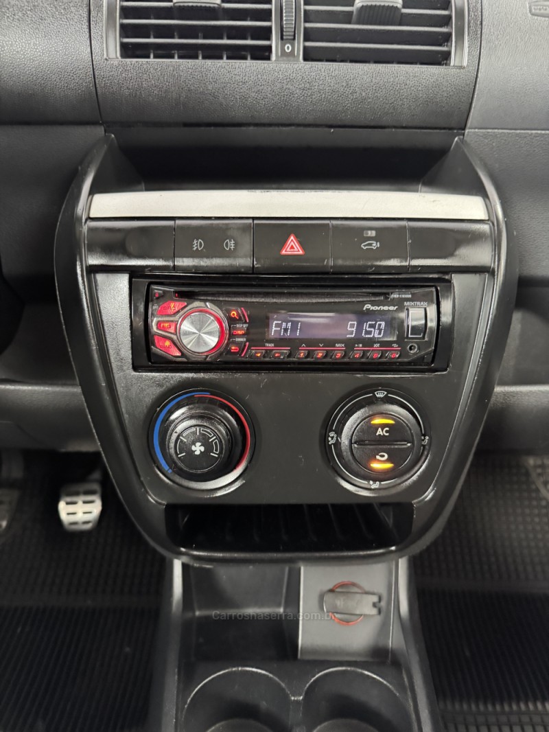 CROSSFOX 1.6 MI FLEX 8V 4P MANUAL - 2006 - VILA FLORES