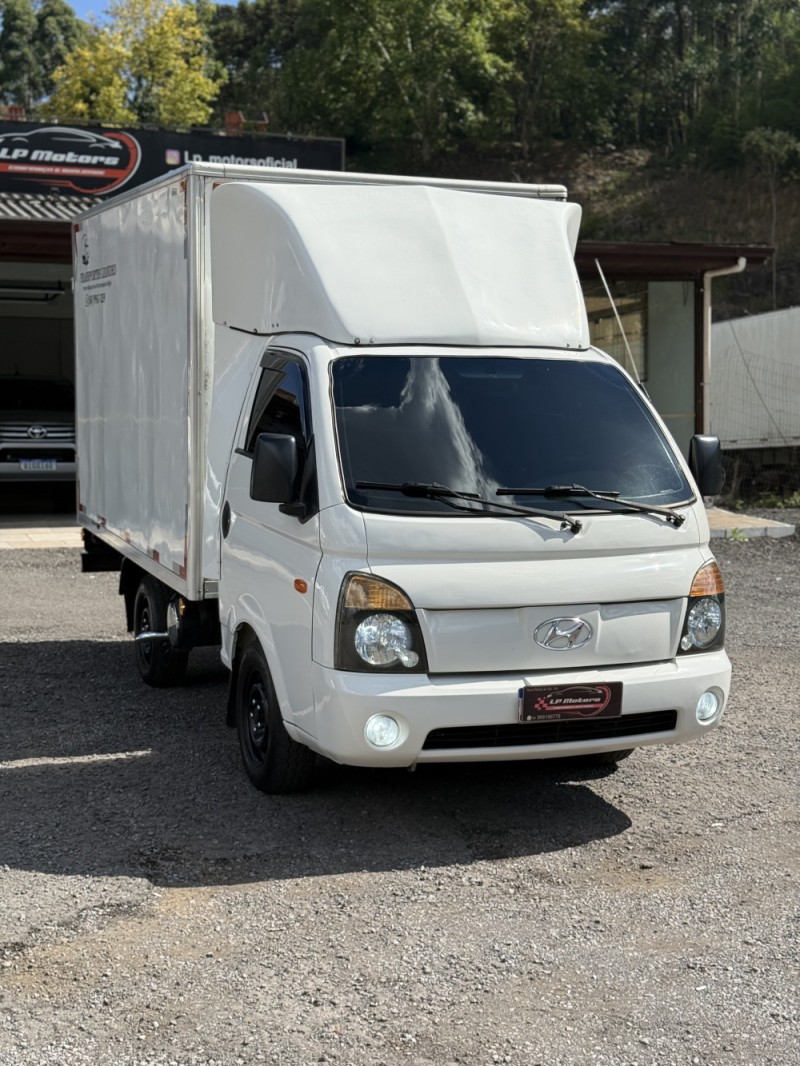 HR 2.5 LONGO COM CAÇAMBA 4X2 16V 130CV TURBO INTERCOOLER DIESEL 2P MANUAL - 2008 - FARROUPILHA