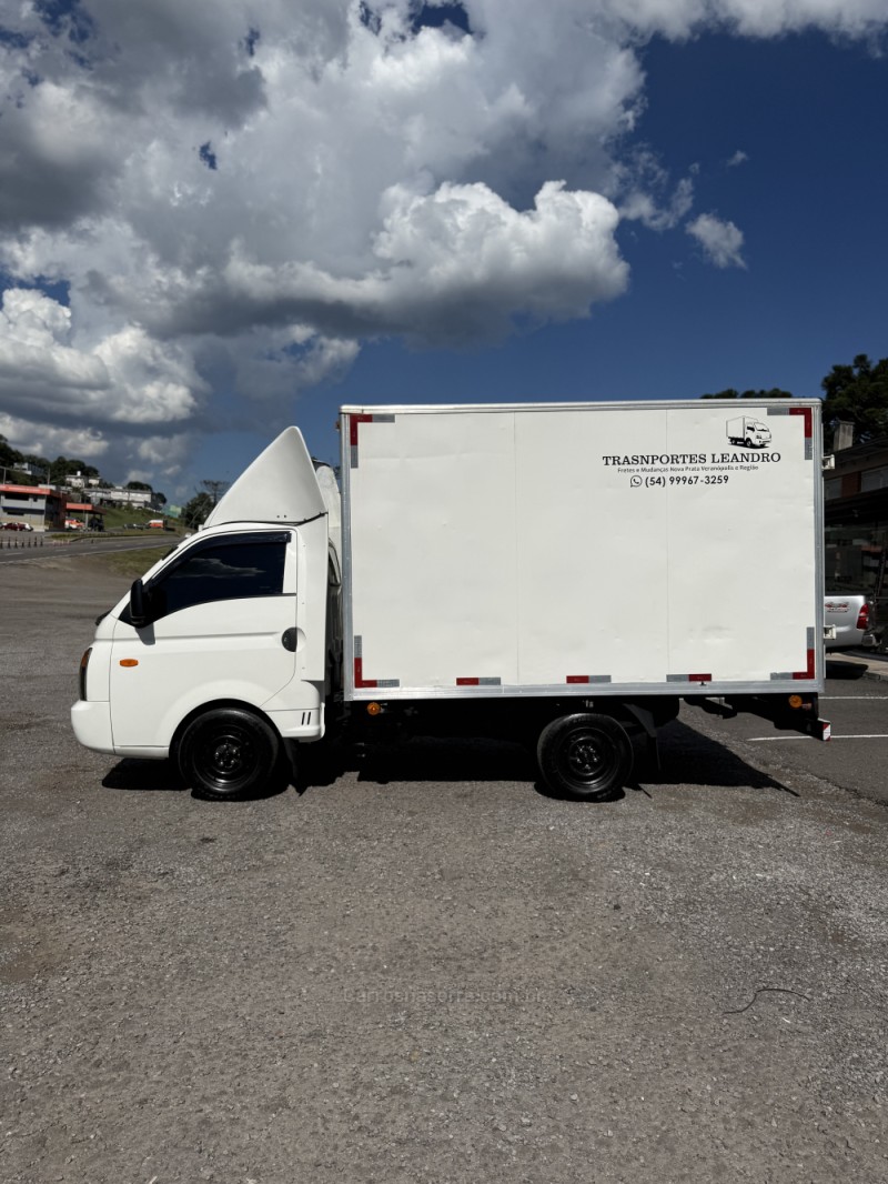 HR 2.5 LONGO COM CAÇAMBA 4X2 16V 130CV TURBO INTERCOOLER DIESEL 2P MANUAL - 2008 - FARROUPILHA