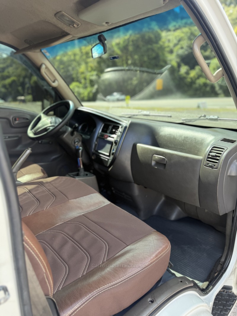 HR 2.5 LONGO COM CAÇAMBA 4X2 16V 130CV TURBO INTERCOOLER DIESEL 2P MANUAL - 2008 - FARROUPILHA