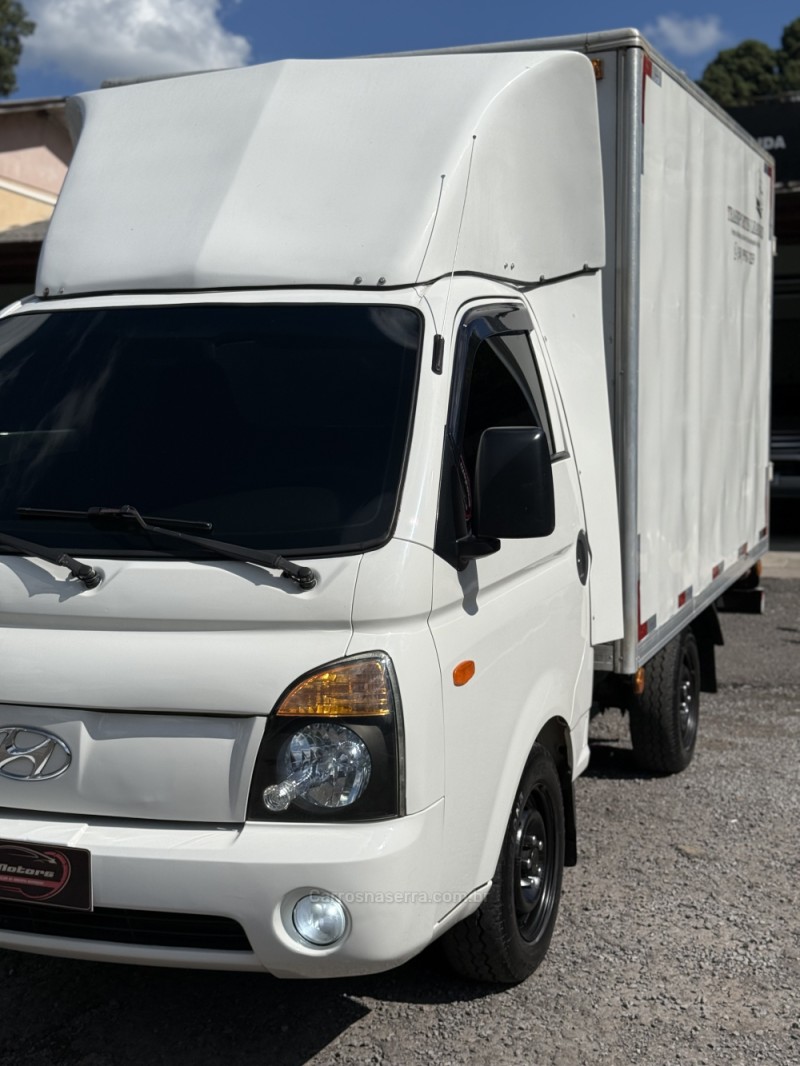 HR 2.5 LONGO COM CAÇAMBA 4X2 16V 130CV TURBO INTERCOOLER DIESEL 2P MANUAL - 2008 - FARROUPILHA