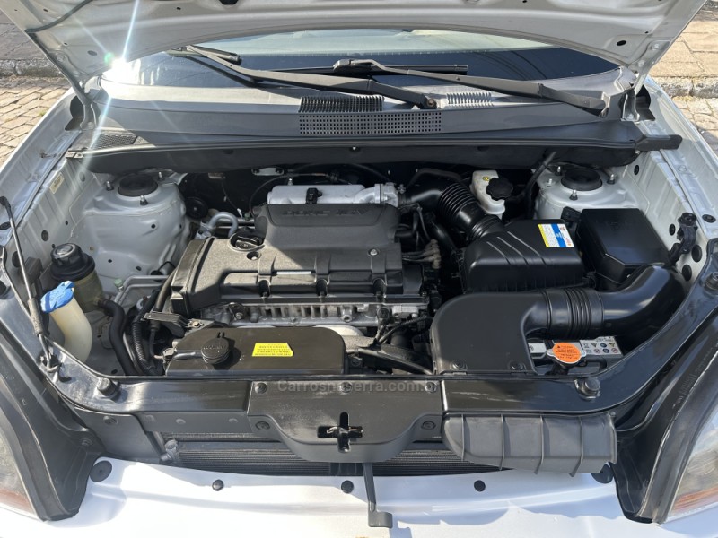 TUCSON 2.0 GL 2WD 16V GASOLINA 4P MANUAL - 2010 - SãO MARCOS