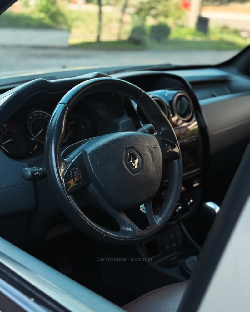 DUSTER 1.6 DYNAMIQUE 4X2 16V FLEX 4P AUTOMÁTICO - 2020 - NOVO HAMBURGO