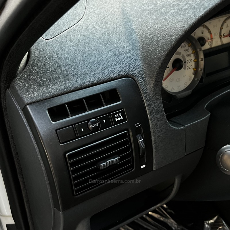 STRADA 1.8 MPI ADVENTURE LOCKER CE 8V FLEX 2P MANUAL - 2010 - VACARIA