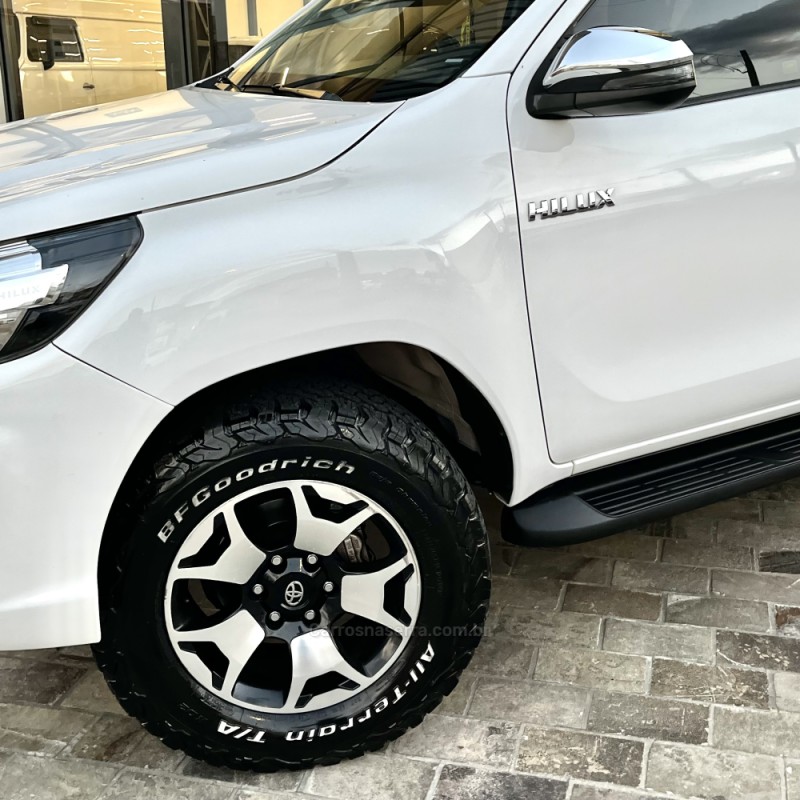 HILUX 2.8 SR 4X4 CD 16V DIESEL 4P AUTOMÁTICO - 2019 - VACARIA