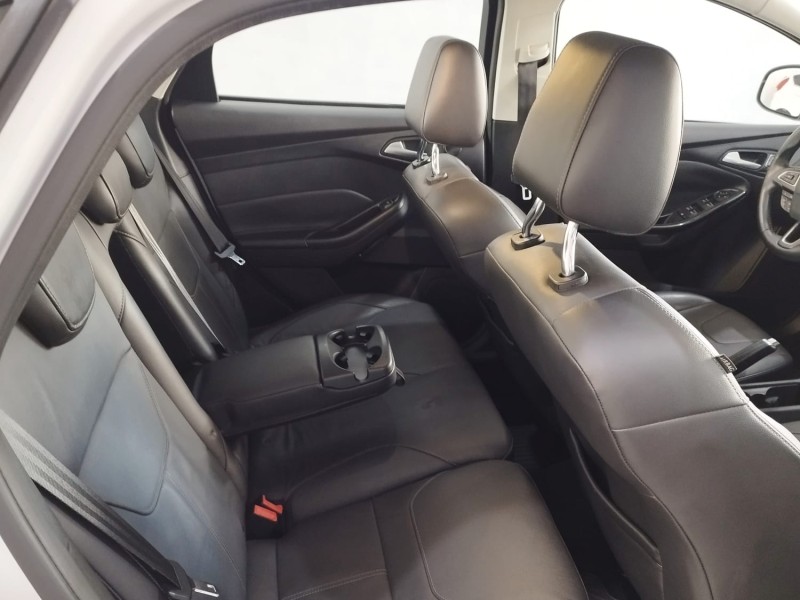 FOCUS 2.0 TITANIUM PLUS FASTBACK 16V FLEX 4P AUTOMÁTICO - 2016 - CAXIAS DO SUL