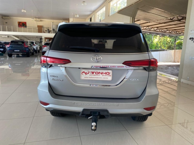 HILUX SW4 2.8 SRX 4X4 7 LUGARES 16V TURBO INTERCOOLER DIESEL 4P AUTOMÁTICO - 2019 - LAJEADO