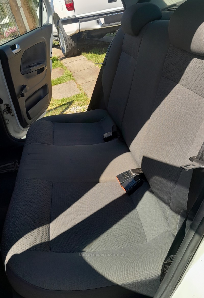 VOYAGE 1.0 MI 8V FLEX 4P MANUAL - 2012 - CAXIAS DO SUL