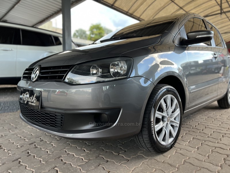 FOX 1.6 MI ITREND 8V FLEX 4P MANUAL - 2013 - BOM PRINCíPIO