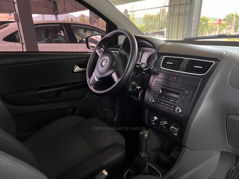 FOX 1.6 MI ITREND 8V FLEX 4P MANUAL - 2013 - BOM PRINCíPIO