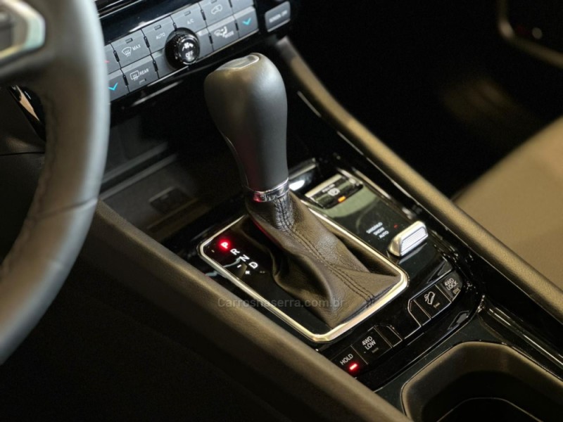 COMPASS 2.0 HURRICANE BLACKHAWK 4X4 TURBO GASOLINA 4P AUTOMÁTICO - 2025 - CAXIAS DO SUL