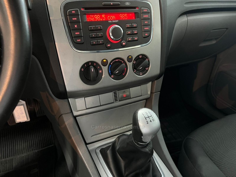 FOCUS 1.6 GLX SIGMA 16V FLEX 4P MANUAL - 2012 - CAXIAS DO SUL