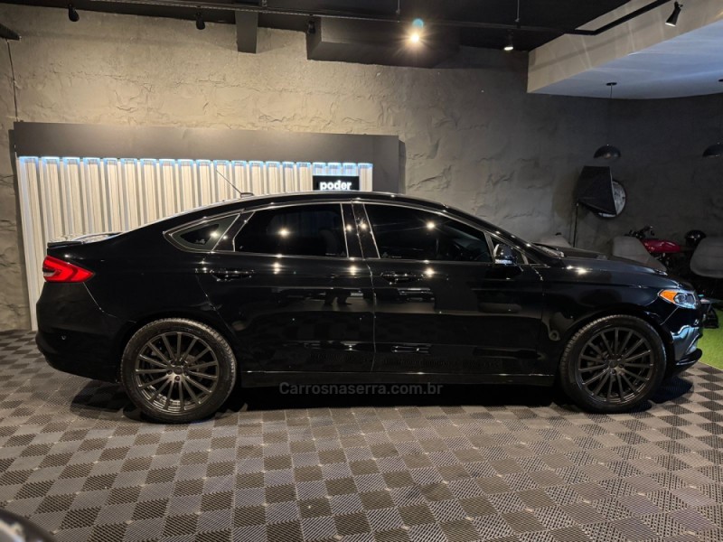 FUSION 2.0 TITANIUM PLUS 16V GASOLINA 4P AUTOMÁTICO - 2017 - FARROUPILHA