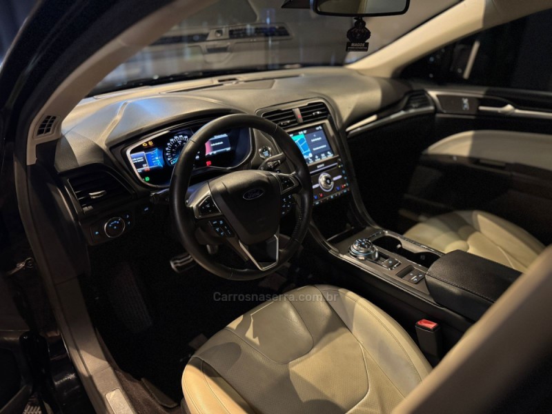 FUSION 2.0 TITANIUM PLUS 16V GASOLINA 4P AUTOMÁTICO - 2017 - FARROUPILHA