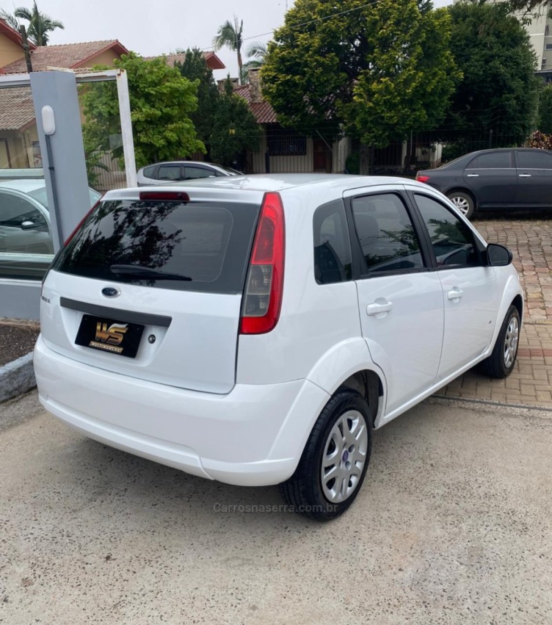 FIESTA 1.0 MPI CLASS HATCH 8V FLEX 4P MANUAL - 2014 - VENâNCIO AIRES