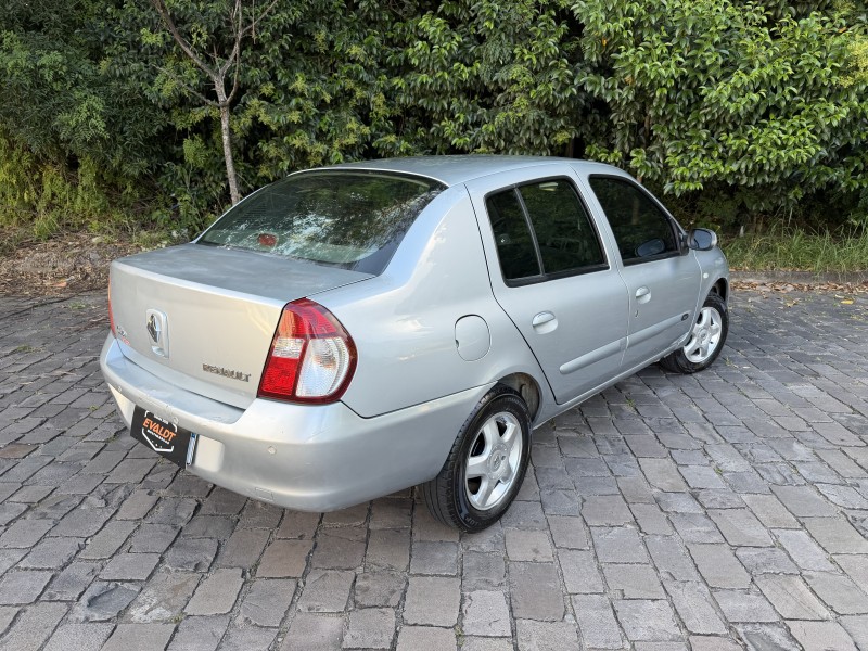 CLIO 1.0 PRIVILÉGE SEDAN 16V FLEX 4P MANUAL - 2007 - CAXIAS DO SUL