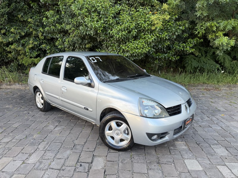 CLIO 1.0 PRIVILÉGE SEDAN 16V FLEX 4P MANUAL - 2007 - CAXIAS DO SUL