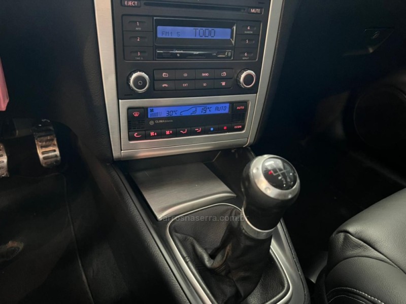 GOLF 1.6 MI SPORTLINE LIMITED EDITION 8V FLEX 4P MANUAL - 2013 - CAXIAS DO SUL