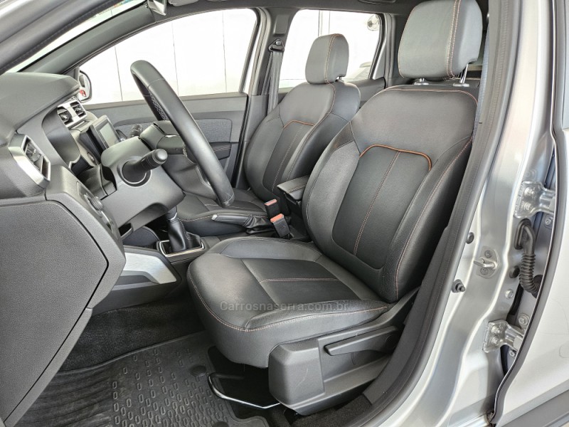 DUSTER 1.3 TCE ICONIC PLUS FLEX 4P AUTOMÁTICA - 2025 - TAPEJARA