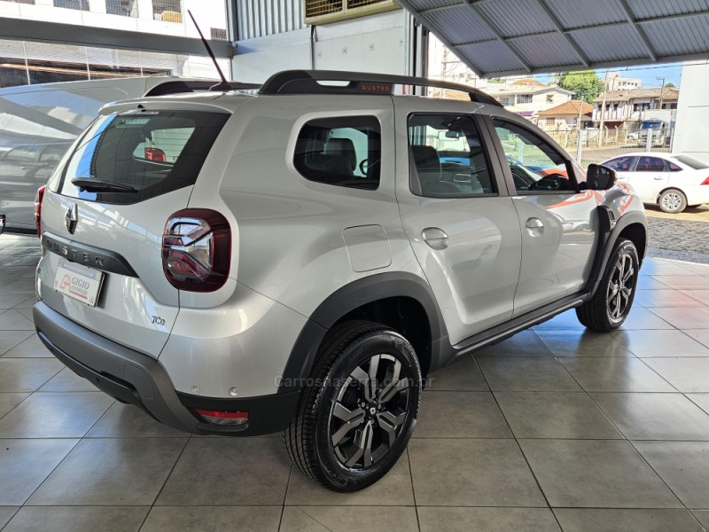DUSTER 1.3 TCE ICONIC PLUS FLEX 4P AUTOMÁTICA - 2025 - TAPEJARA