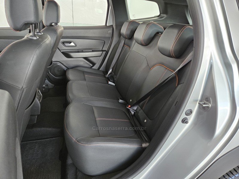 DUSTER 1.3 TCE ICONIC PLUS FLEX 4P AUTOMÁTICA - 2025 - TAPEJARA