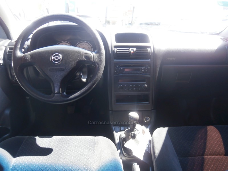 ASTRA 2.0 MPFI ADVANTAGE 8V FLEX 4P MANUAL - 2011 - FARROUPILHA